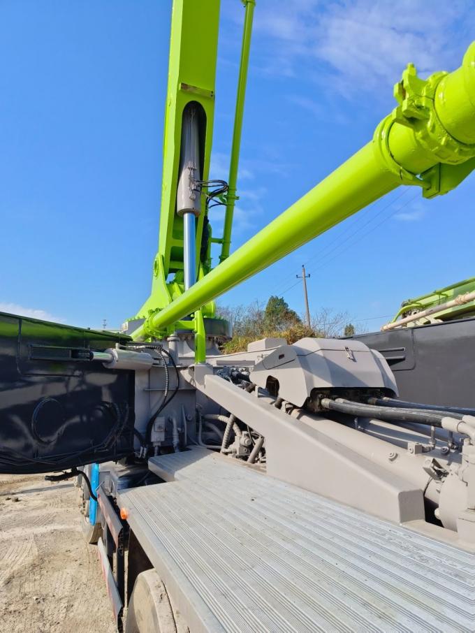 Used Mercedes-Benz Truck Used by Zoomlion′s 52-Meter Concrete Pump Truck